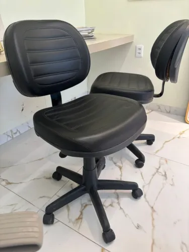 Cadeira de escritório giratória