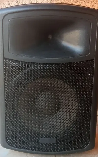 Caixa ativa loud box.