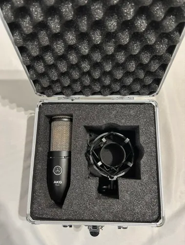 Microfone Akg p220 R$699,00 Promoção relâmpago !?