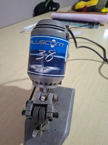 Maquina Pluscort 38  para cortar tecido
