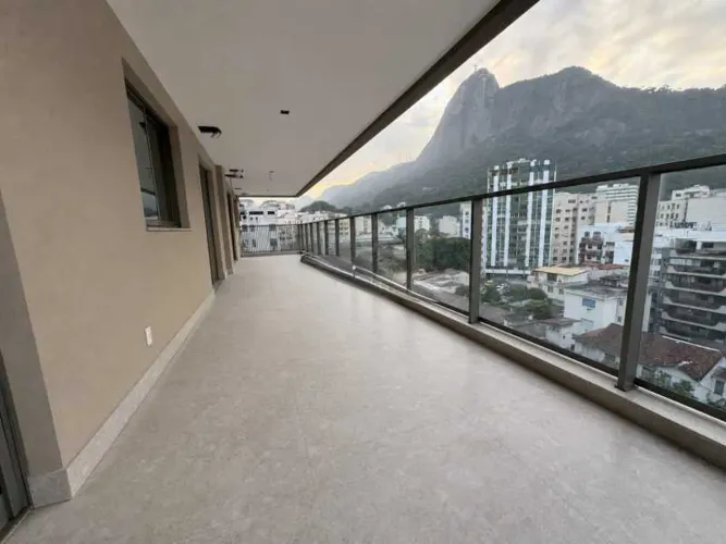 Apartamento : Padrão / Residencial / Humaitá