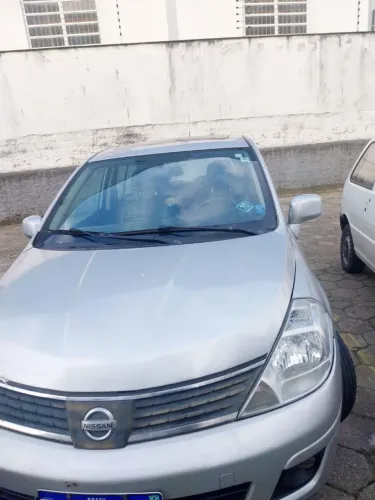Nissan Tiida SL 1.8/1.8 Flex 16V Mec. 2011