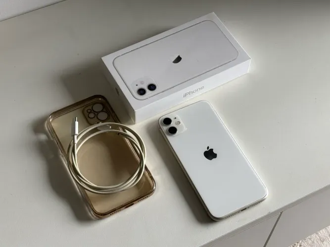 iPhone 11 64G prata Excelente estado de conservação 