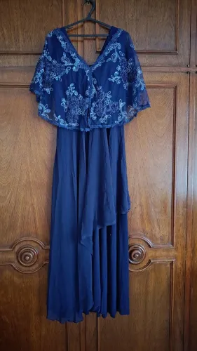 Vestido de festa. Usado uma única vez. 