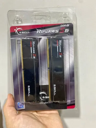 Memória RAM G Skill Ripjaw S5 DDR5 6000mhz ( importada, nova custa perto de 5 mil )