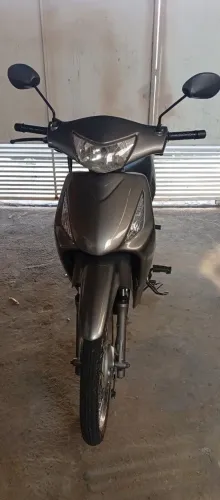 Vendo bis 2007/8.  Toda revisada. Freios, relação, amortecedores, pintura zera.  