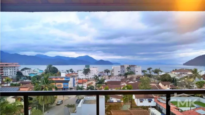 Apartamento de Alto Padrão à Venda no Itaguá, Ubatuba/SP - 2 Suítes com Vista Mar