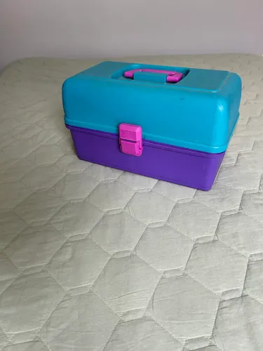 Maleta para maquiagem, bijuterias ou objetos para costura