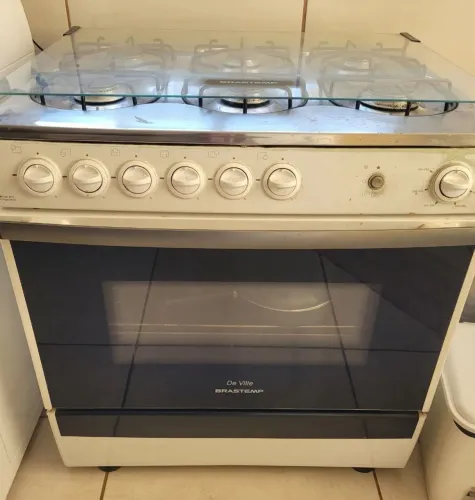 Vendo fogão branco, 6 bocas, acendimento automático, Brastemp.