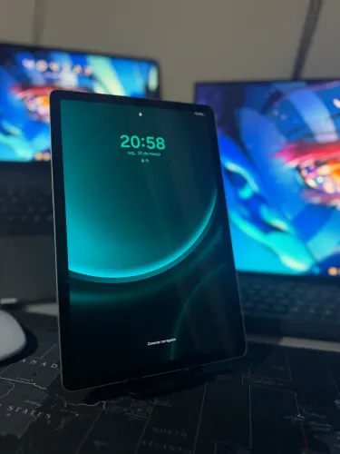 Tablet Samsung Galaxy Tab S9 FE 128GB + Caneta + Teclado + Mouse + Nota Fiscal