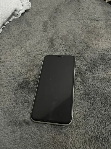 Vende-se IPhone 11 