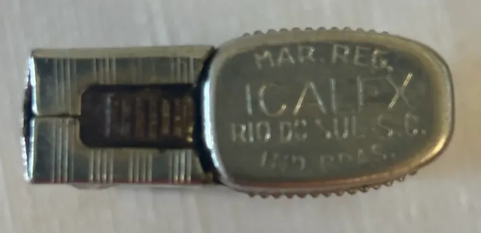 Isqueiro antigo colecionável