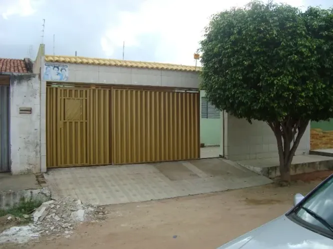 Vende-se casa no bairro Vilalta, 3 quartos