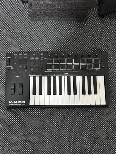 Teclado MIDI M-Audio Oxygen Pro 25