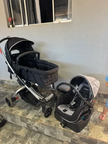 Carrinho + bebê conforto kiddo