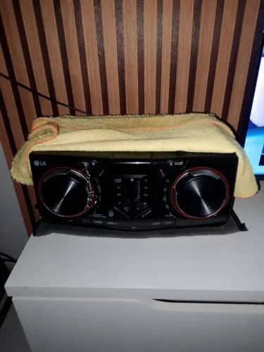 Vendo este som LG Xbom com950 de pontecia top de verdade com 1 ano de uso