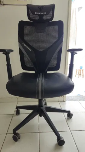 Cadeira Ergonômic Thunderx3