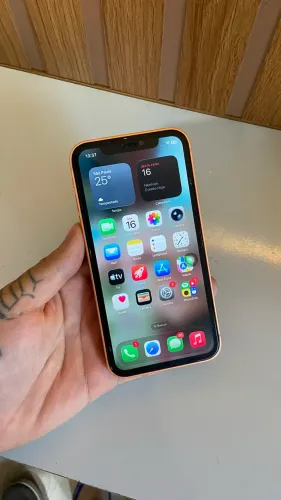 iPhone 11 128GB ? Carcaça estilo 17 Pro