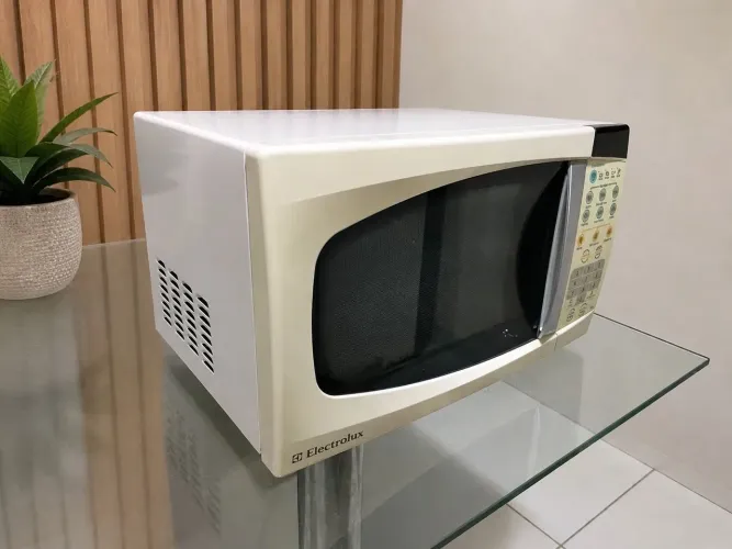 Microondas Electrolux 18 Litros Impecável