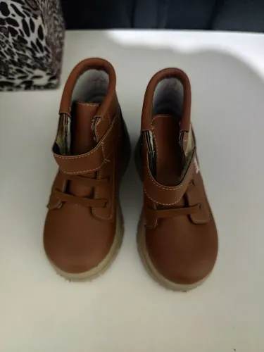 Bota infantil 24 (usada uma vez )