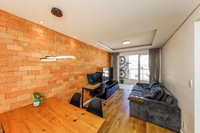 Apartamento com varanda e 2 vagas no Aeroporto para venda