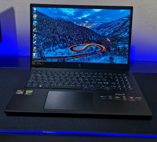 Notebook Acer Nitro V15 RTX 4050 Ryzen 7 7735HS 16 GB RAM DDR5 512 GB SSD Full HD IPS 15.6