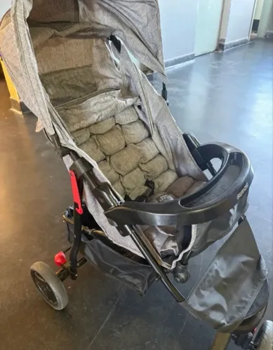 carrinho de bebê