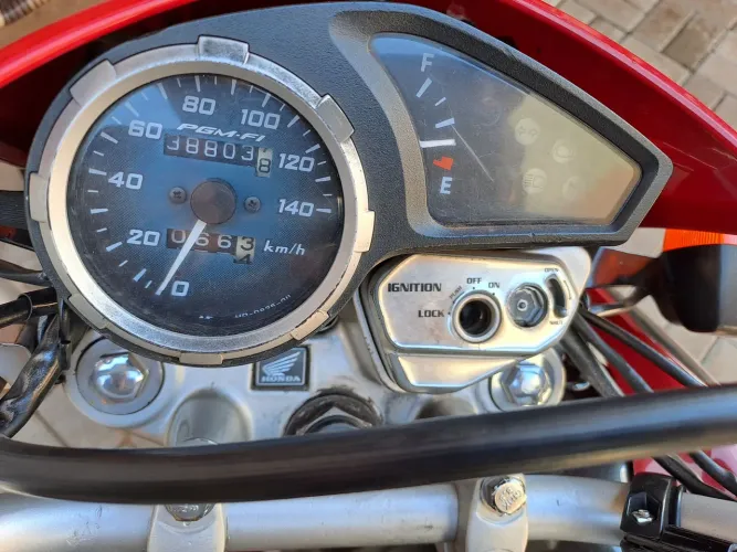 Vende Honda bros NXR 150 es 2011