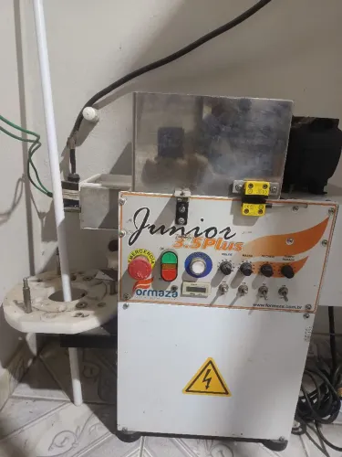 Máquina modeladora de salgados