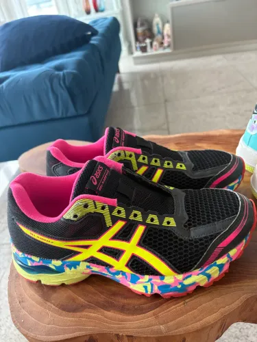 Tênis asics 37