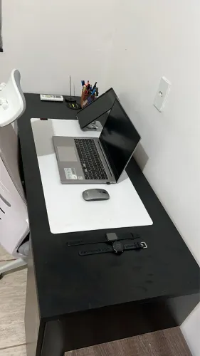 Escrivaninha e Cadeira de Escritório