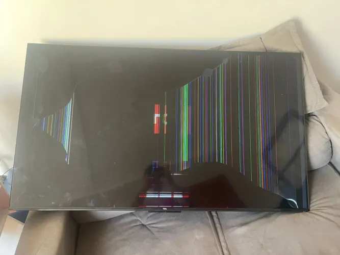 Televisão TCL PRA APROVEITAR PEÇAS 