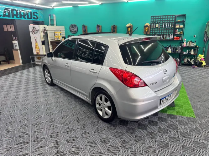 Nissan Tiida SL 1.8/1.8 Flex 16V Aut. 2013