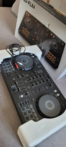Controladora FLX4 Pionner