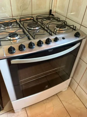Fogão Eletrolux 5 Bocas Funcionando perfeitamente