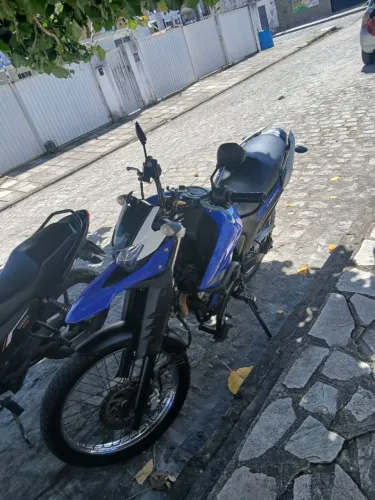 Vende-se moto Lander