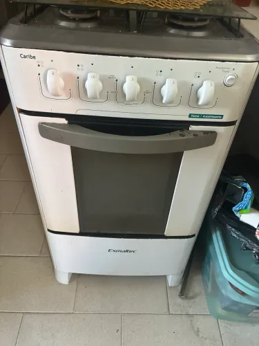 Vendo colchão de casal e fogão, pegar até 25/08