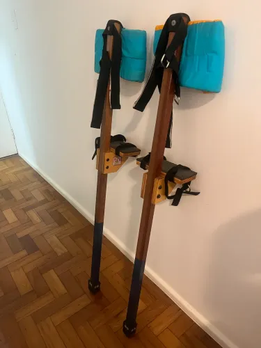 Perna de pau em madeira 80cm de altura