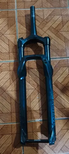 Suspensão Rock Shox Recon 120mm eixo boost
