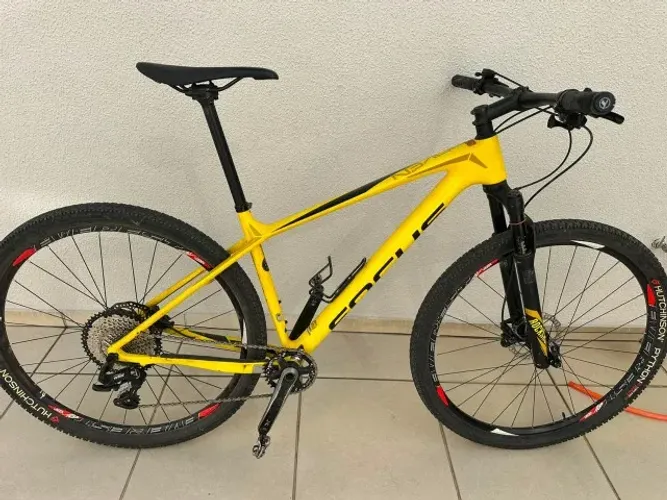 Bicicleta Focus Raven Carbono 12V