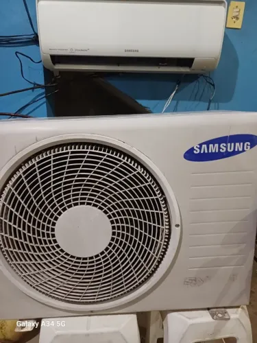 Ar condicionado 1200 Btus semi novo