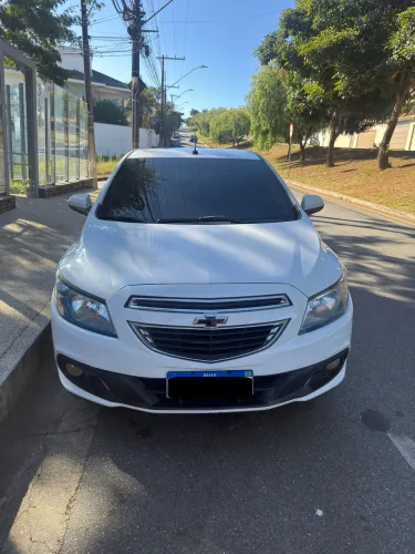 Chevrolet Onix Hatch LT 1.4 8V Flex Power Mec. 4P 2014