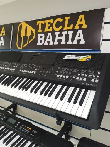 Teclado Yamaha sx600
