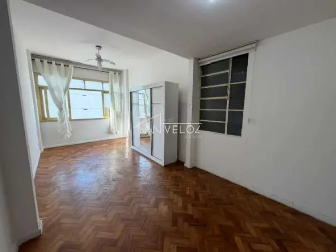 Kitnet/Conjugado : / Residencial / Botafogo