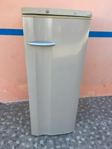 Geladeira Eletrolux RE26