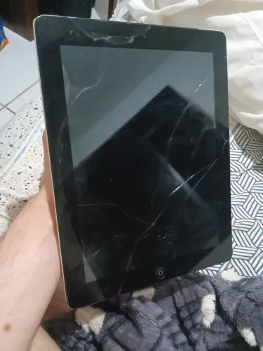 iPad 2 Apple 16GB (Wi-Fi + 3G) Prata - Modelo A1396 - Para Retirada de Peças / Conserto