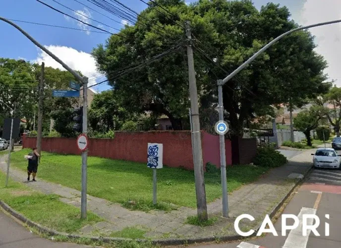 Oportunidade imperdível para investir em um terreno comercial na Avenida Cândido Hartmann,