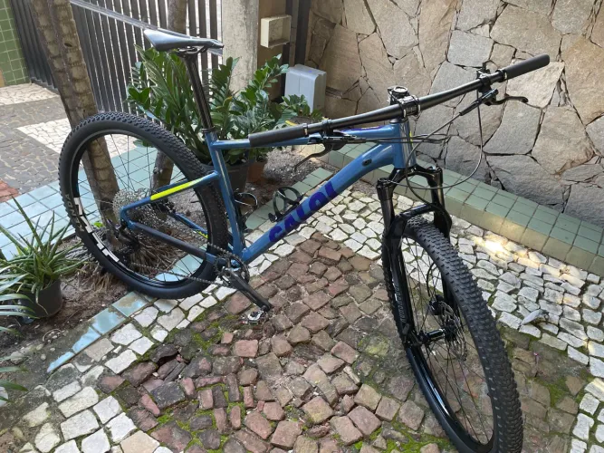 Caloi Explore Deore 12v RockShox Recon