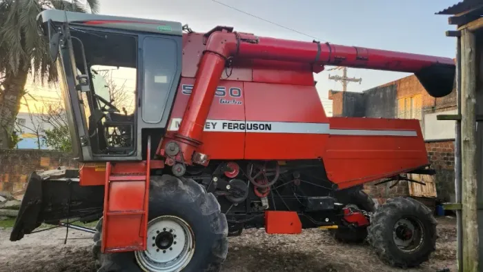 Colheitadeira Massey Ferguson 5650
