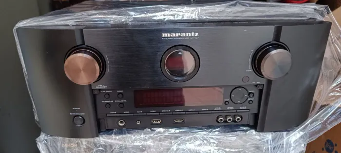 Receiver Marantz SR 7007 em modo de proteção.